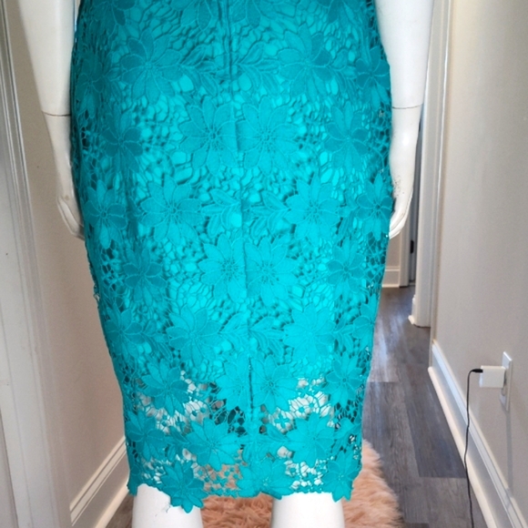 Elegant Teal Lace Dress - Picture 7 of 12